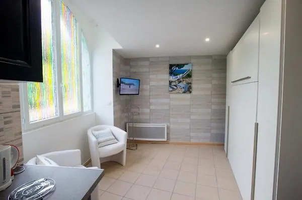 דירה , Excelsior